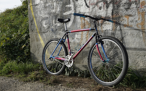 Bicycle next to the wall from Chrome web store to be run with OffiDocs Chromium online Bicycle next to the wall from Chrome web store to be run with OffiDocs Chromium online
