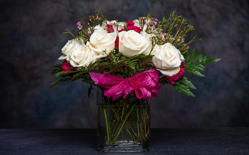 Bunch of various fresh flowers decorated with ribbon in glass vase from Chrome web store to be run with OffiDocs Chromium online Bunch of various fresh flowers decorated with ribbon in glass vase from Chrome web store to be run with OffiDocs Chromium online