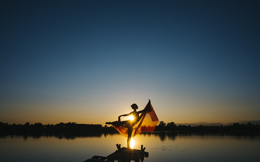 Dancing on the river from Chrome web store to be run with OffiDocs Chromium online Dancing on the river from Chrome web store to be run with OffiDocs Chromium online