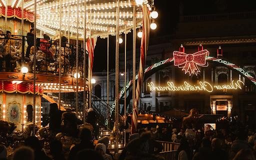 Festive Christmas Market Carousel at Night from Chrome web store to be run with OffiDocs Chromium online Festive Christmas Market Carousel at Night from Chrome web store to be run with OffiDocs Chromium online