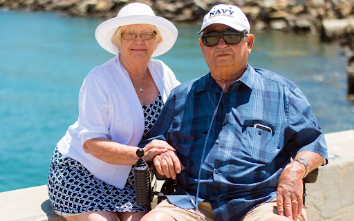 Happy old couple from Chrome web store to be run with OffiDocs Chromium online Happy old couple from Chrome web store to be run with OffiDocs Chromium online
