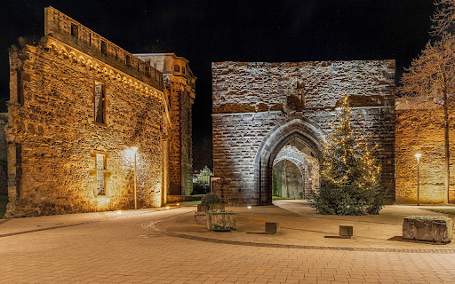 Illuminated Castle Gate at Night from Chrome web store to be run with OffiDocs Chromium online Illuminated Castle Gate at Night from Chrome web store to be run with OffiDocs Chromium online