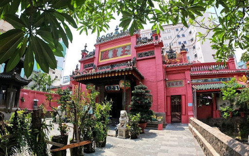 Jade Emperor Pagoda – A Mystical Sanctuary in the Heart of Saigon from Chrome web store to be run with OffiDocs Chromium online Jade Emperor Pagoda – A Mystical Sanctuary in the Heart of Saigon from Chrome web store to be run with OffiDocs Chromium online