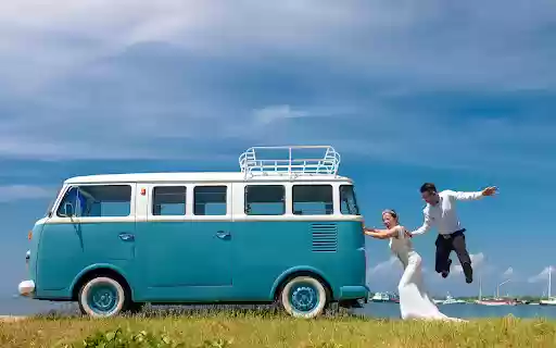 The bride and groom push the cart from Chrome web store to be run with OffiDocs Chromium online The bride and groom push the cart from Chrome web store to be run with OffiDocs Chromium online